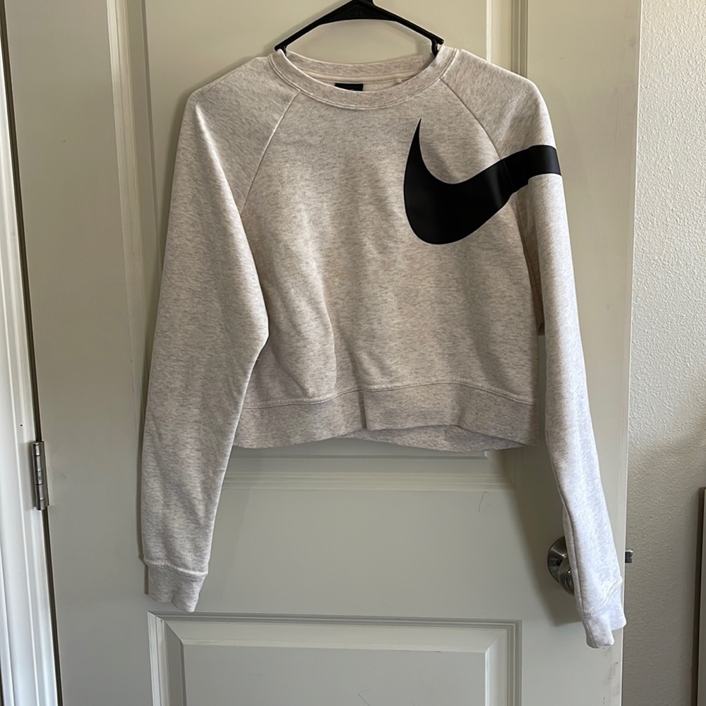 Women’s NIKE cropped sweater